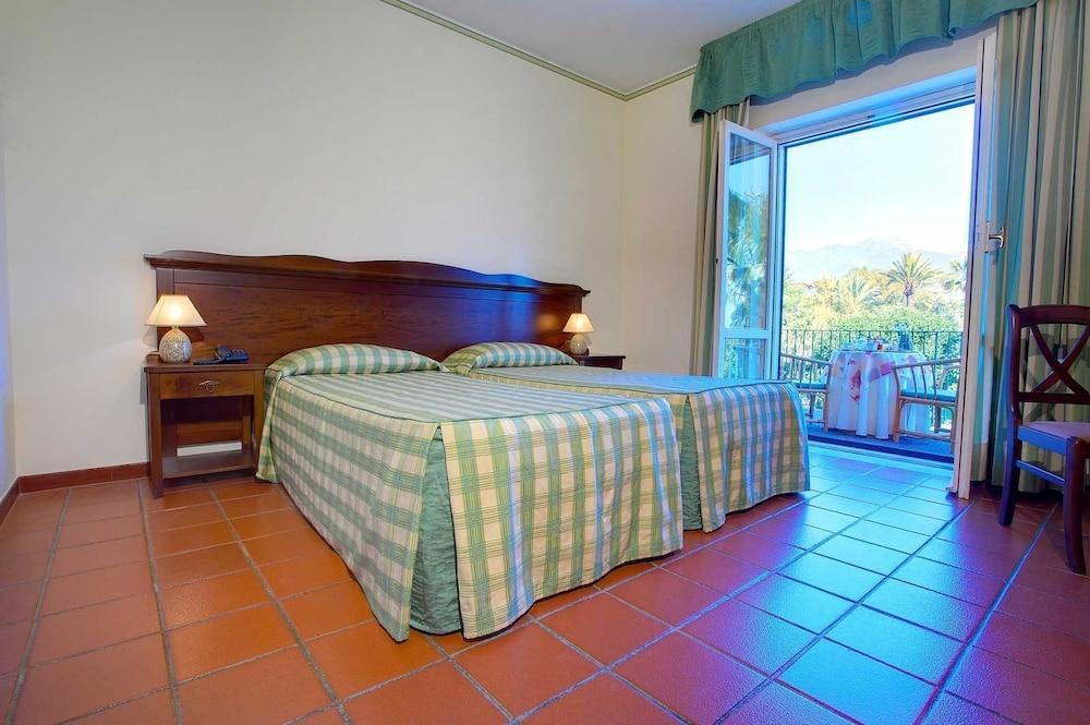 Orizzonte Acireale Hotel Exterior photo